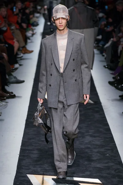 Look 33